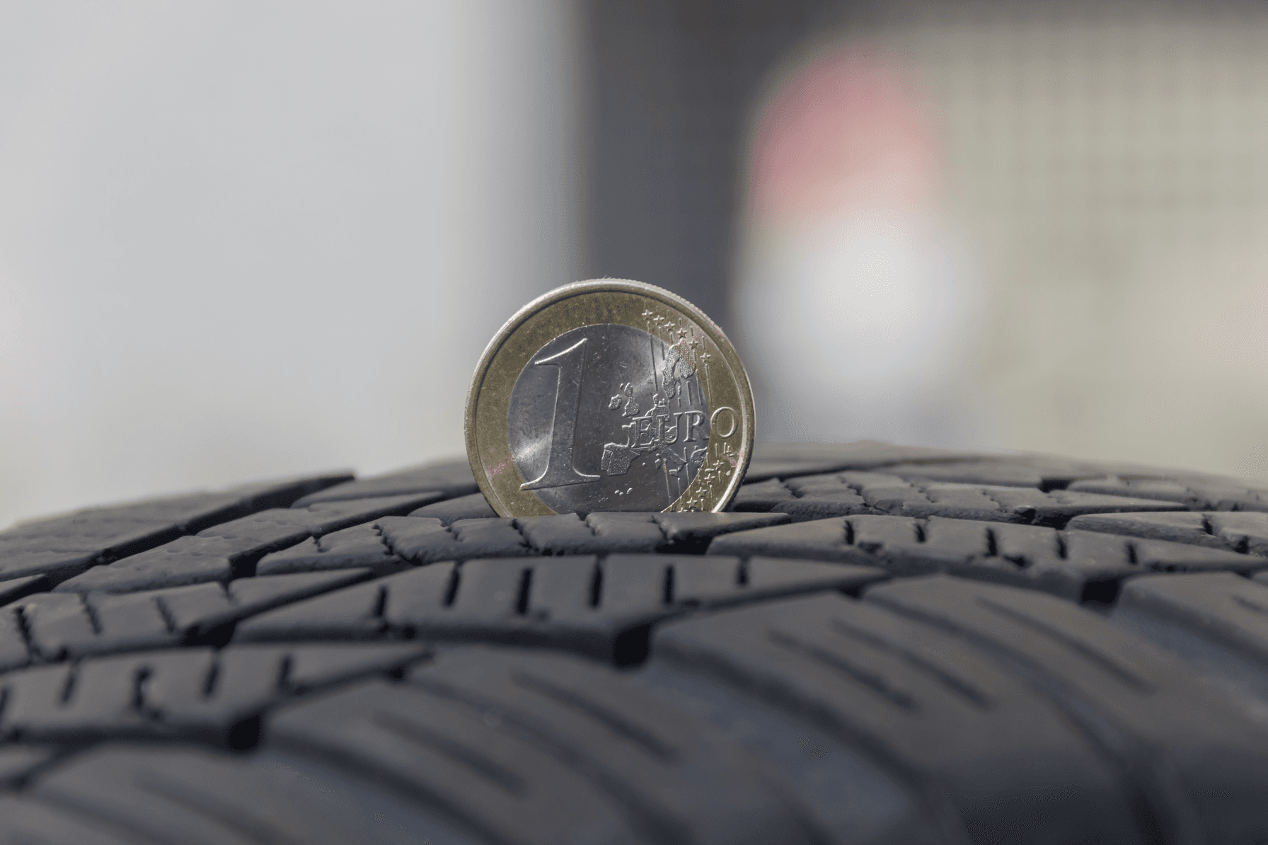 Mindestprofil bei Reifen messen